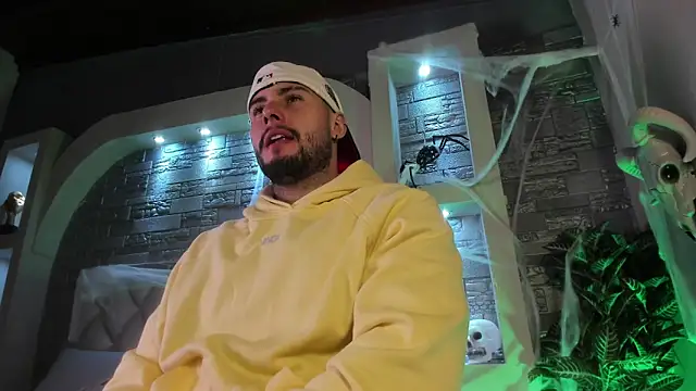 dominic de luca online show from 10/24/25, 01:46