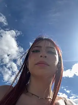 Snapshot of larsonbeverly chatting on 10/15/25, 07:58 larsonbeverly online show from 10/15/25, 07:58