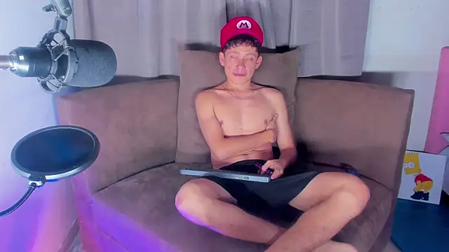 Snapshot of elfernh chatting on 09/26/25, 04:49 elfernh online show from 09/26/25, 04:49