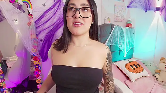 justonecute online show from 10/05/25, 11:24