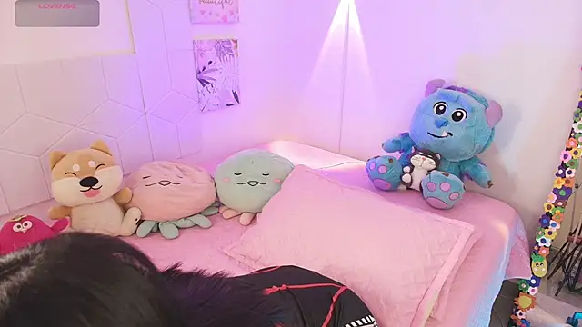 justonecute online show from 11/26/25, 12:11