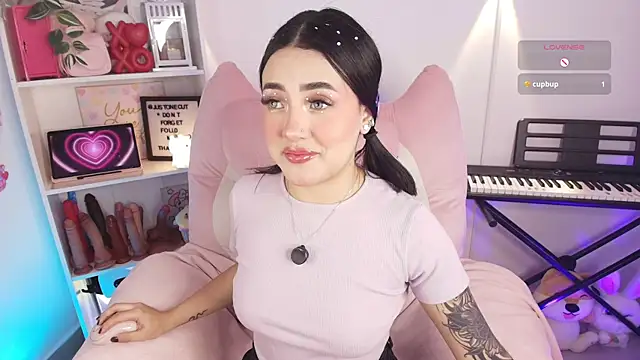 justonecute online show from 03/21/26, 12:15