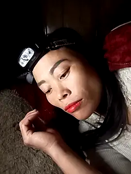 CoMay003 online show from 11/17/25, 02:01