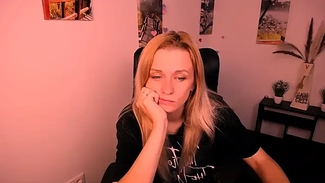 PeppyMia online show from 09/13/25, 06:13