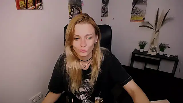 PeppyMia online show from 09/17/25, 07:21