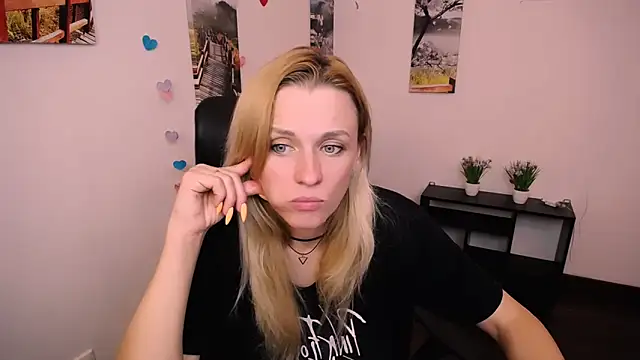 PeppyMia online show from 09/30/25, 06:51