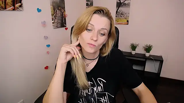 PeppyMia online show from 09/30/25, 08:25