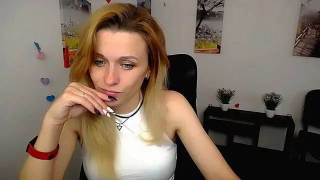 PeppyMia online show from 11/08/25, 07:52