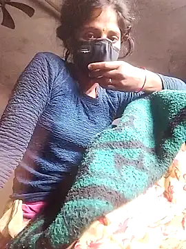 Snapshot of MISS-KAYA chatting on 11/11/25, 12:21 MISS-KAYA online show from 11/11/25, 12:21