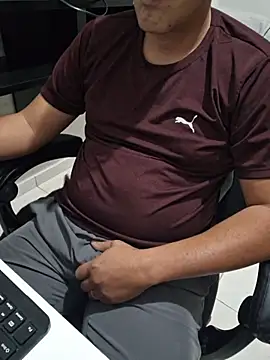 Snapshot of Carloskasado chatting on 10/10/25, 09:47 Carloskasado online show from 10/10/25, 09:47