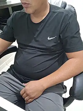 Snapshot of Carloskasado chatting on 10/21/25, 11:49 Carloskasado online show from 10/21/25, 11:49