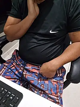 Snapshot of Carloskasado chatting on 10/30/25, 11:05 Carloskasado online show from 10/30/25, 11:05