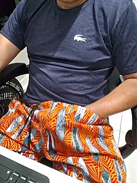 Snapshot of Carloskasado chatting on 11/10/25, 09:03 Carloskasado online show from 11/10/25, 09:03