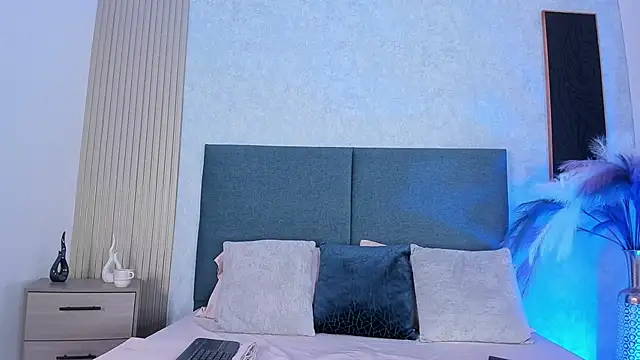 Laura Ivy online show from 02/05/26, 01:27