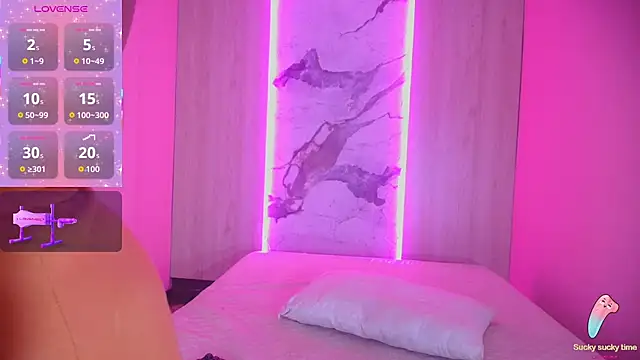 Snapshot of Cristal_hott1 chatting on 10/24/25, 08:27 Cristal hott1 online show from 10/24/25, 08:27