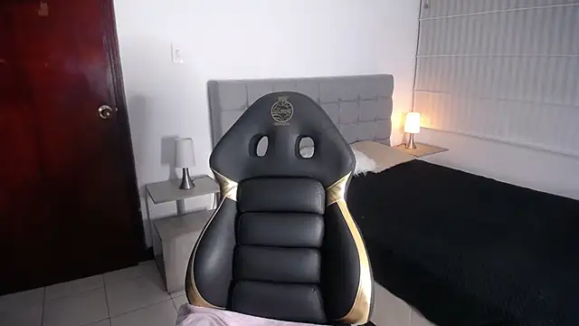 Agatha bellucci  online show from 10/23/25, 12:15