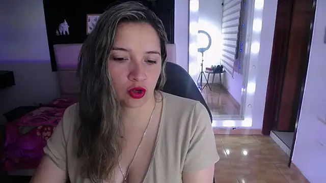 Agatha bellucci  online show from 01/14/26, 01:50