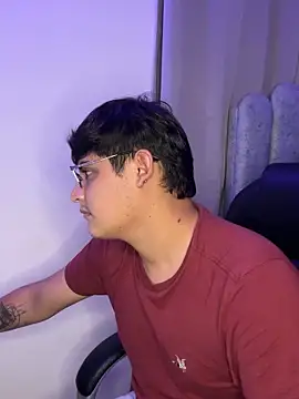 yesitwink  online show from 04/01/26, 04:46