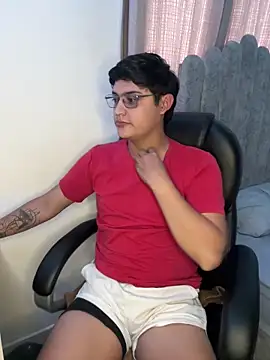 yesitwink  online show from 04/07/26, 05:13