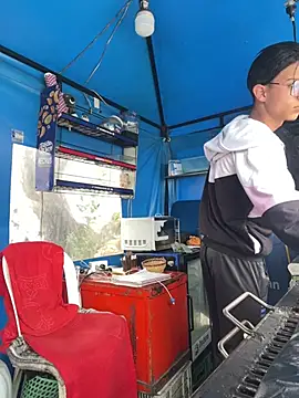 Snapshot of diegoand0911 chatting on 04/05/26, 04:48 diegoand0911 online show from 04/05/26, 04:48