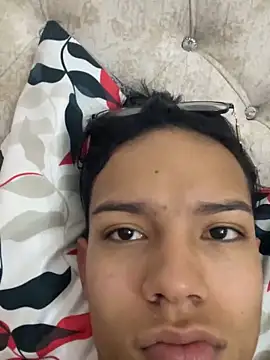 Snapshot of diegoand0911 chatting on 04/08/26, 01:11 diegoand0911 online show from 04/08/26, 01:11