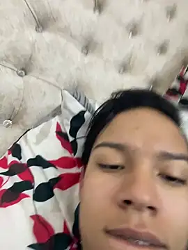 Snapshot of diegoand0911 chatting on 04/12/26, 02:33 diegoand0911 online show from 04/12/26, 02:33