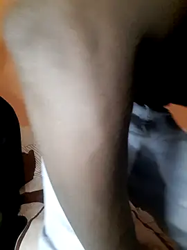 Snapshot of ffinegirl chatting on 12/19/25, 07:54 ffinegirl online show from 12/19/25, 07:54