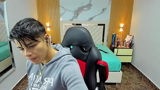 KAROLLJONES1 online show from 10/14/25, 02:34