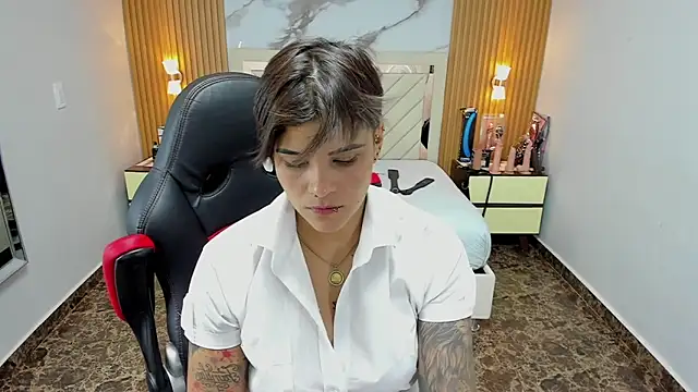 KAROLLJONES1 online show from 10/30/25, 07:36