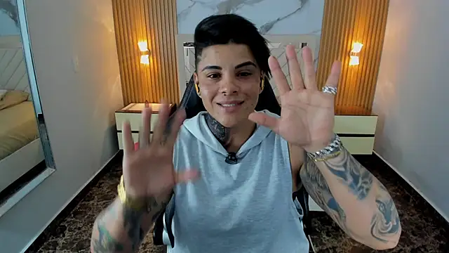 KAROLLJONES1 online show from 05/28/26, 07:11