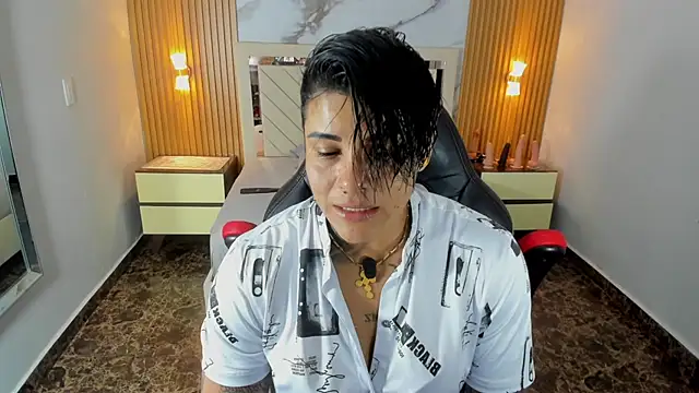 KAROLLJONES1 online show from 07/16/26, 07:31