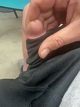 jamesliddick38 online show from 04/17/26, 02:47