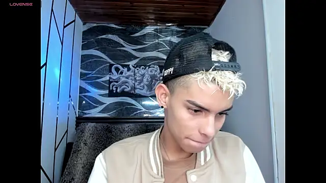 Room 69x online show from 01/16/26, 04:27