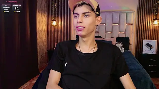 Room 69x online show from 04/11/26, 08:13