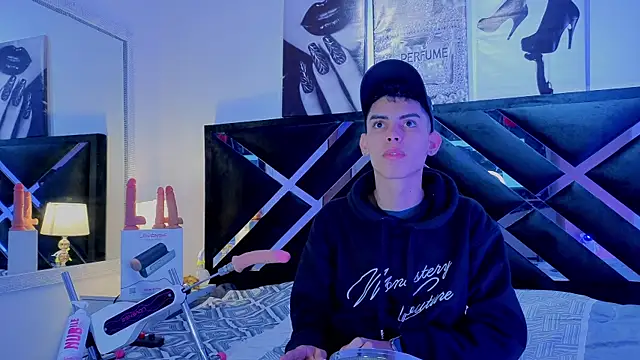 Room 69x online show from 05/12/26, 12:24