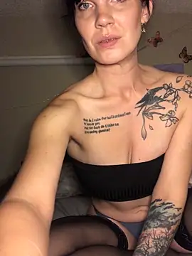 mzz lillypillxoxo online show from 10/26/25, 03:01