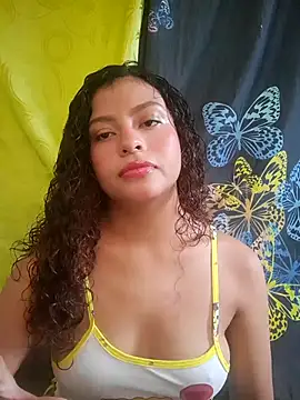 Snapshot of Lulupeach69 chatting on 09/19/25, 12:28 Lulupeach69 online show from 09/19/25, 12:28