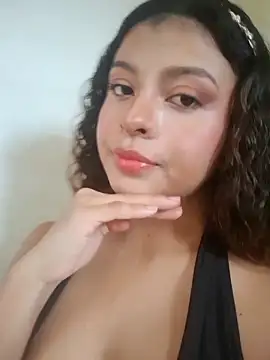 Snapshot of Lulupeach69 chatting on 10/17/25, 12:30 Lulupeach69 online show from 10/17/25, 12:30