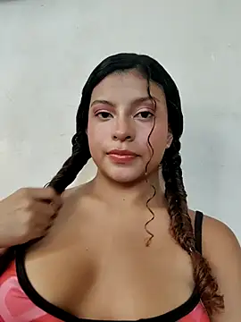 Snapshot of Lulupeach69 chatting on 10/27/25, 08:02 Lulupeach69 online show from 10/27/25, 08:02