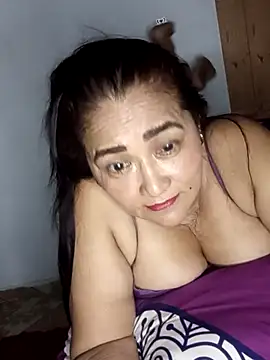 Snapshot of linda_luna29 chatting on 09/18/25, 01:51 linda luna29 online show from 09/18/25, 01:51