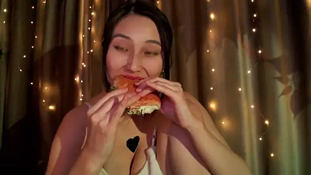 Snapshot of Ray_Ayanami chatting on 09/25/25, 03:49 Ray Ayanami online show from 09/25/25, 03:49