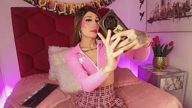 Alaia Snow online show from 10/12/25, 09:25