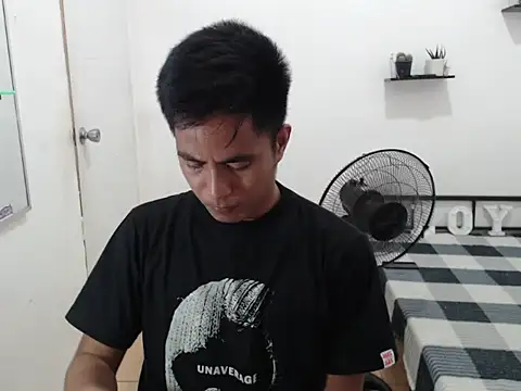 Lloyd wintours online show from 10/27/25, 07:18