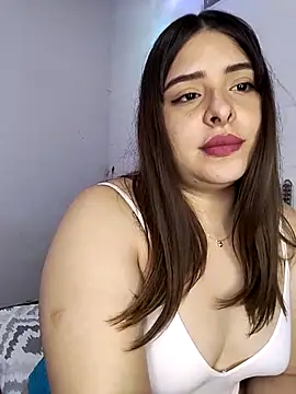 Nahomy cm online show from 09/10/25, 10:10