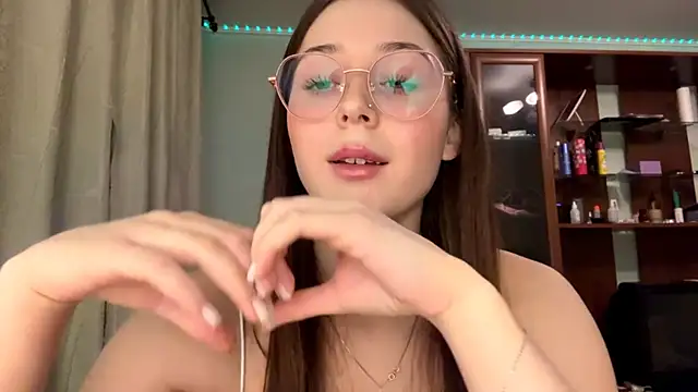 Adel strongwoman online show from 12/13/25, 07:53