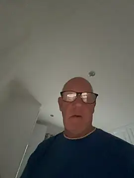 Snapshot of philefc chatting on 12/18/25, 01:39 philefc online show from 12/18/25, 01:39