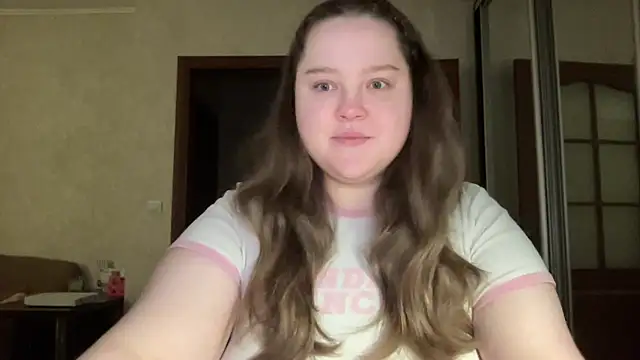 Snapshot of Alice898 chatting on 10/22/25, 04:13 Alice898 online show from 10/22/25, 04:13