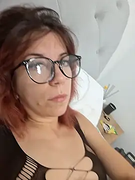 Anayssa  online show from 09/18/25, 08:00