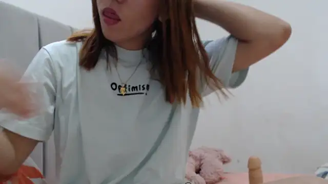 Dolly Peach  online show from 02/17/26, 05:52