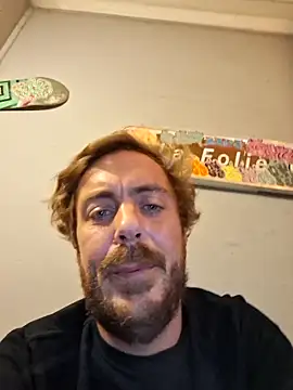 Snapshot of 3615-ULLA chatting on 11/21/25, 05:11 3615-ULLA online show from 11/21/25, 05:11